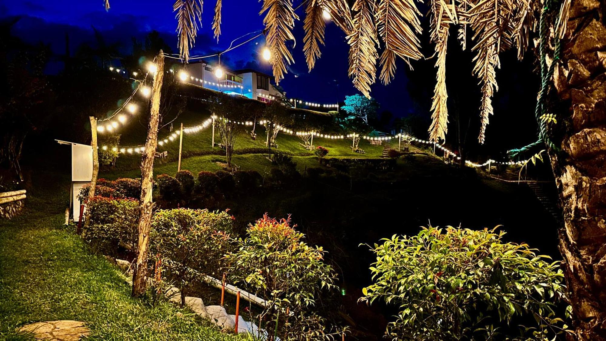 Hotel Casa Flotante La Trinidad Guatapé Esterno foto